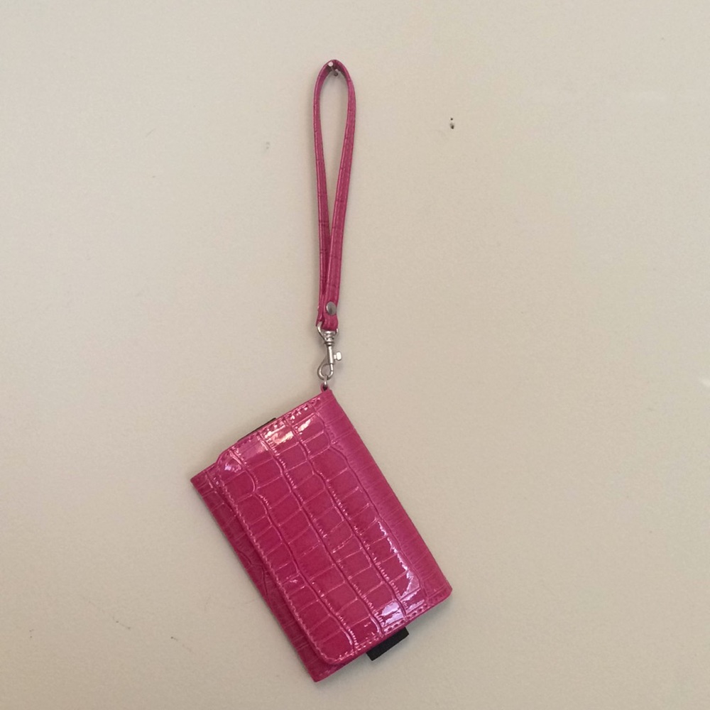 🔴REMOVING SOON🔴 Pink textured wristlet